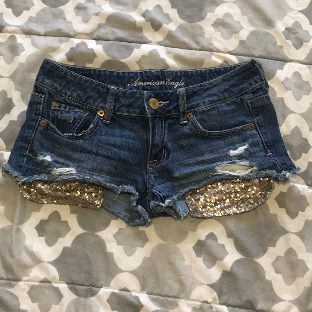American Eagle shorts length- 9in width- 14in